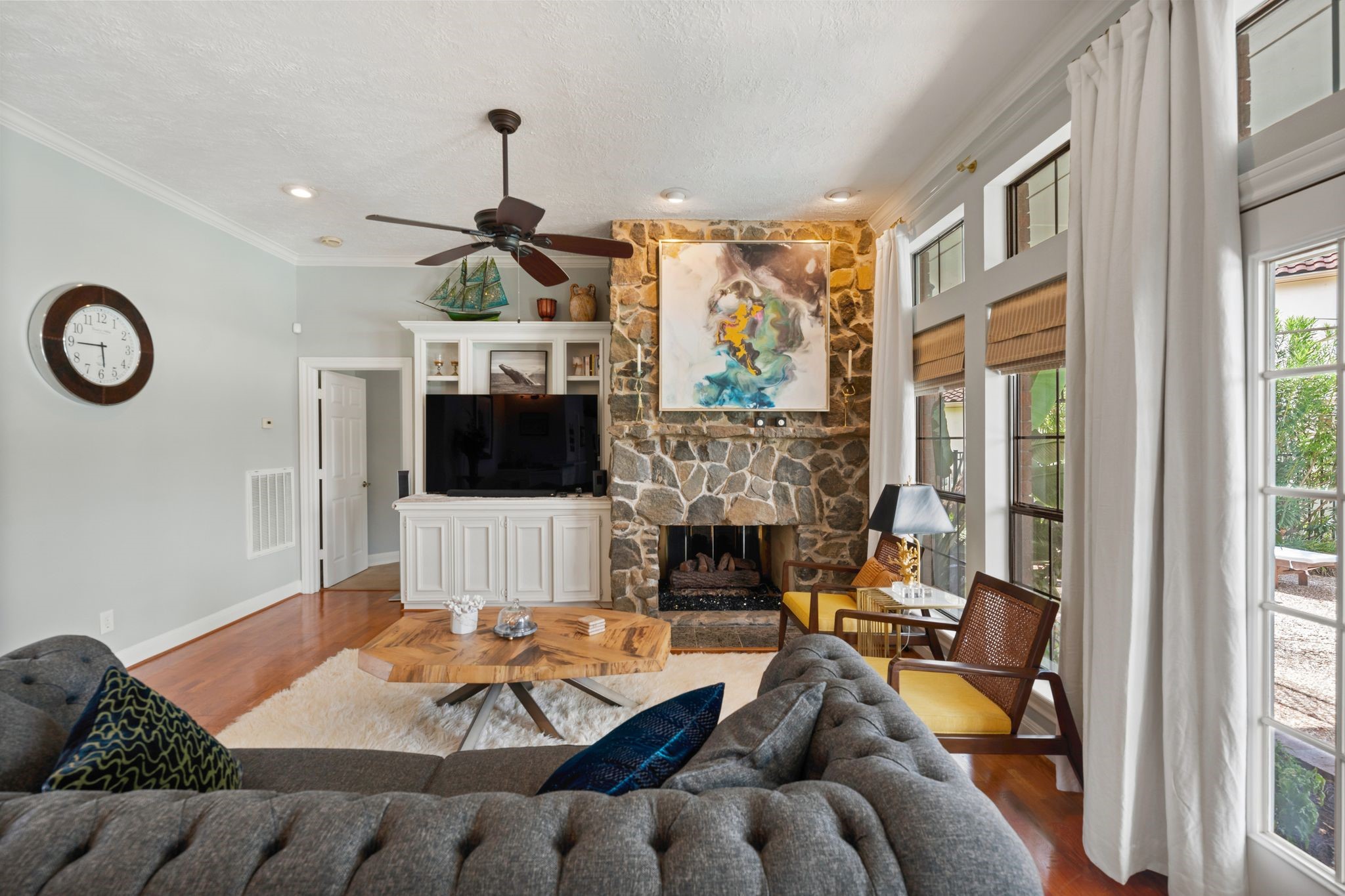  2207 Twin Oaks Boulevard - 物件實景