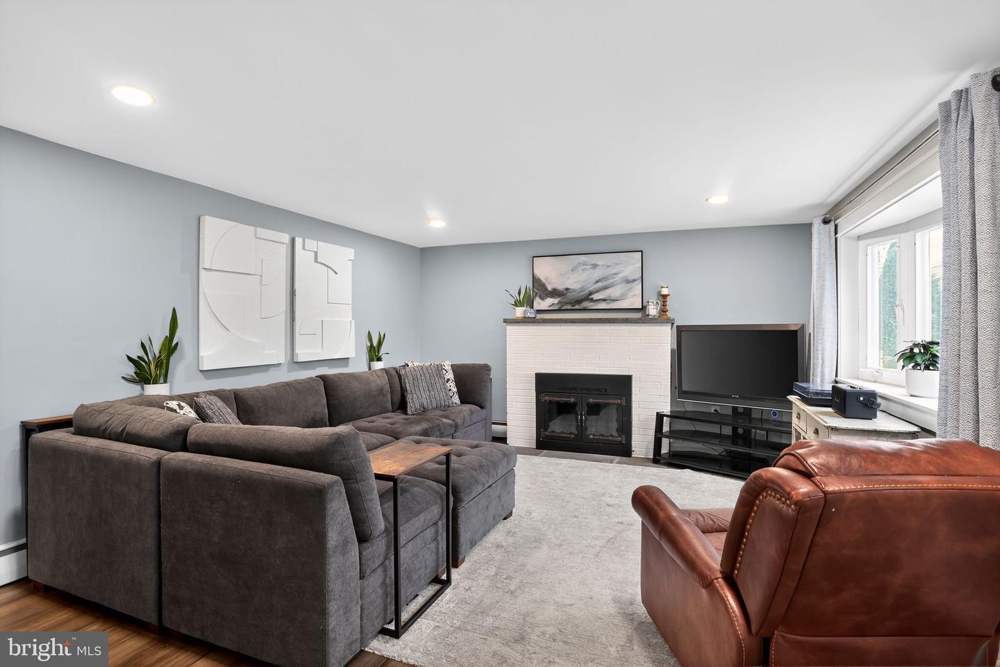 North Wales, Pennsylvania, 19454, United States, 3 Bedrooms Bedrooms, ,2 BathroomsBathrooms,Residential,For Sale,1958103