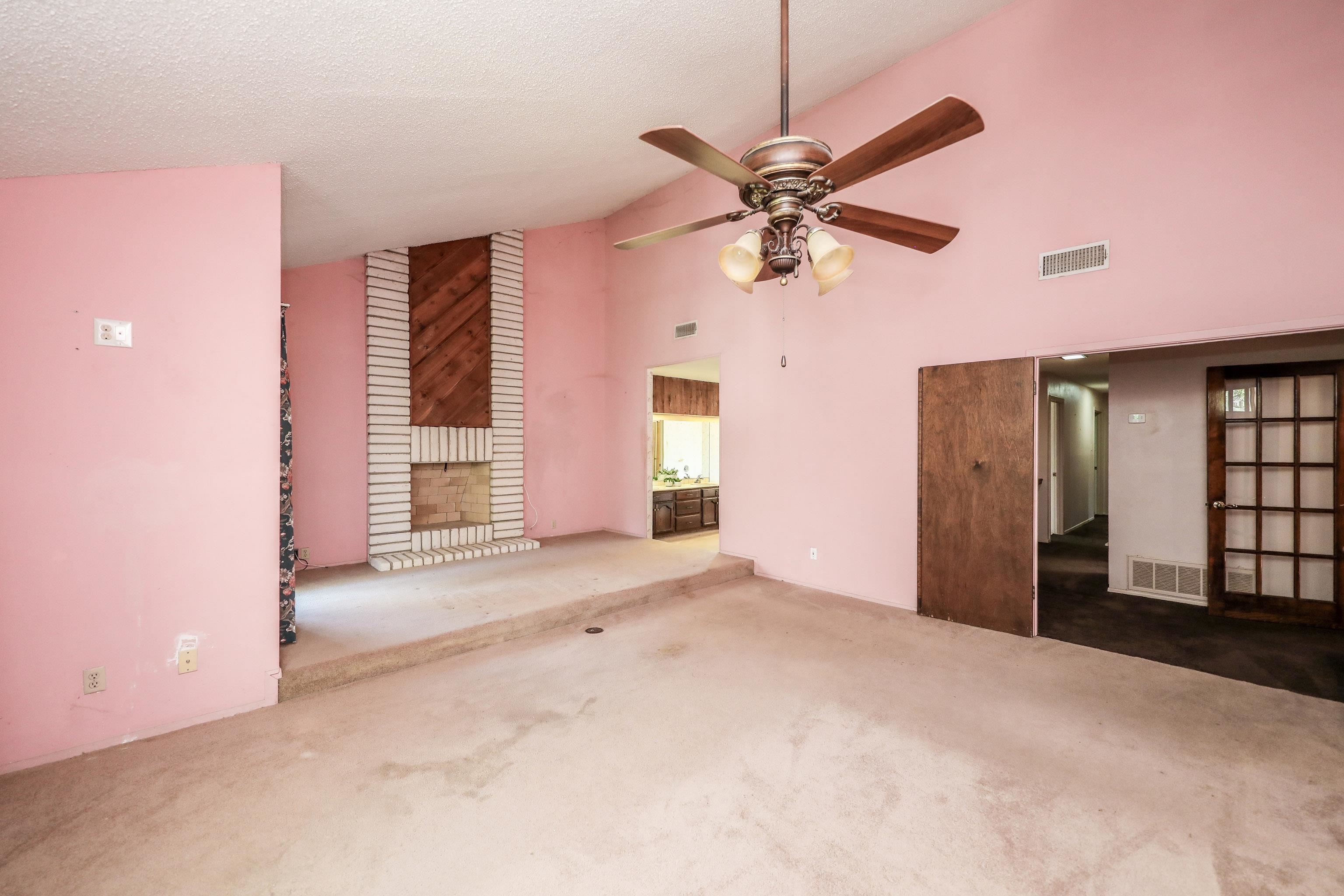 LAREDO, Texas, 78041, United States, 5 Bedrooms Bedrooms, ,3 BathroomsBathrooms,Residential,For Sale,1967607