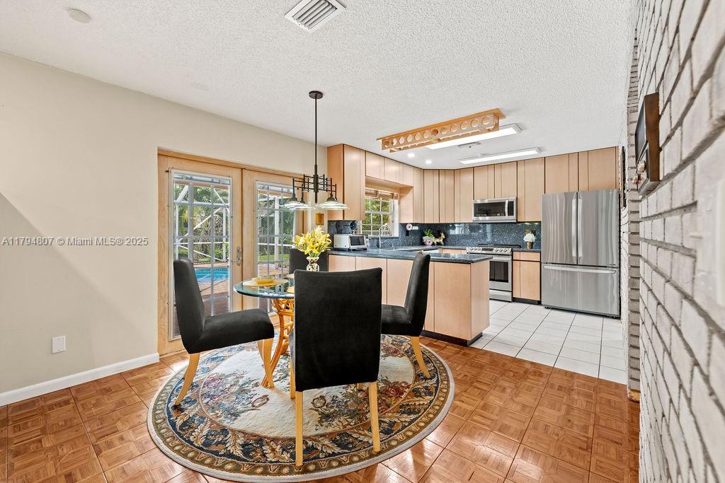 Plantation, Florida, 33324, United States, 3 Bedrooms Bedrooms, ,2 BathroomsBathrooms,Residential,For Sale,1792885