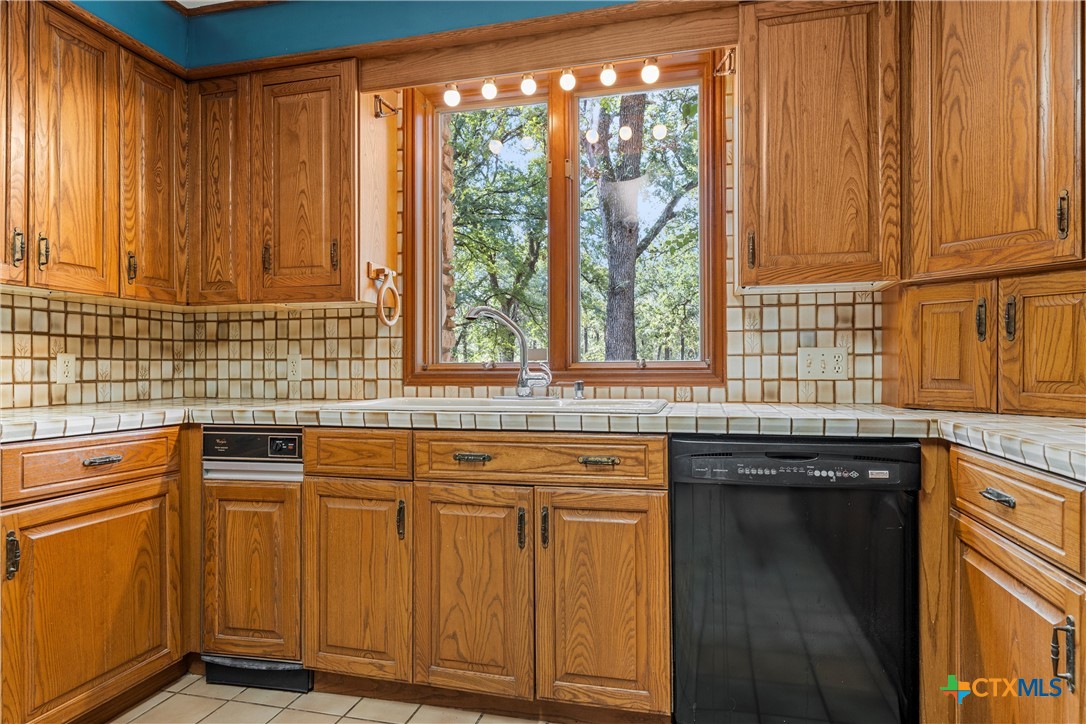 Holland, Texas, 76534, United States, 3 Bedrooms Bedrooms, ,2 BathroomsBathrooms,Residential,For Sale,1933257