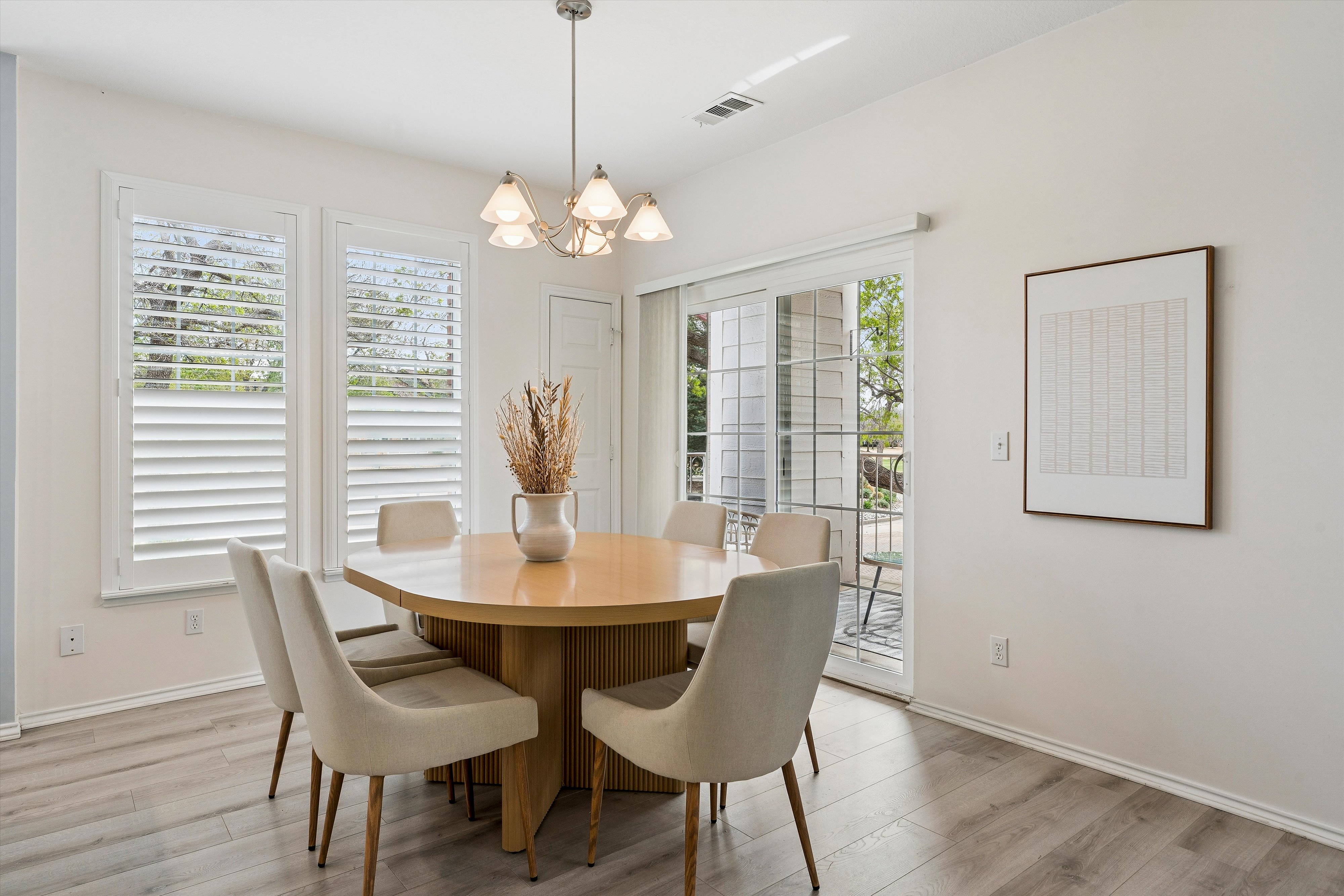  First Floor Corner Unit Condo in 55+ Centennial at Riverwalk in Littleton - 物件實景