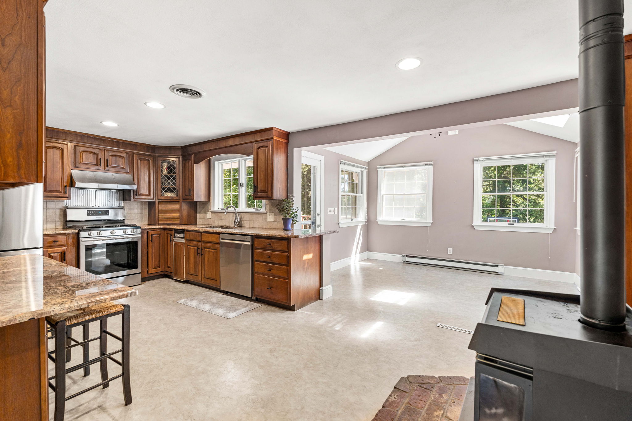  12 Catherine Dr, Peabody, MA, 01960 - 物件實景