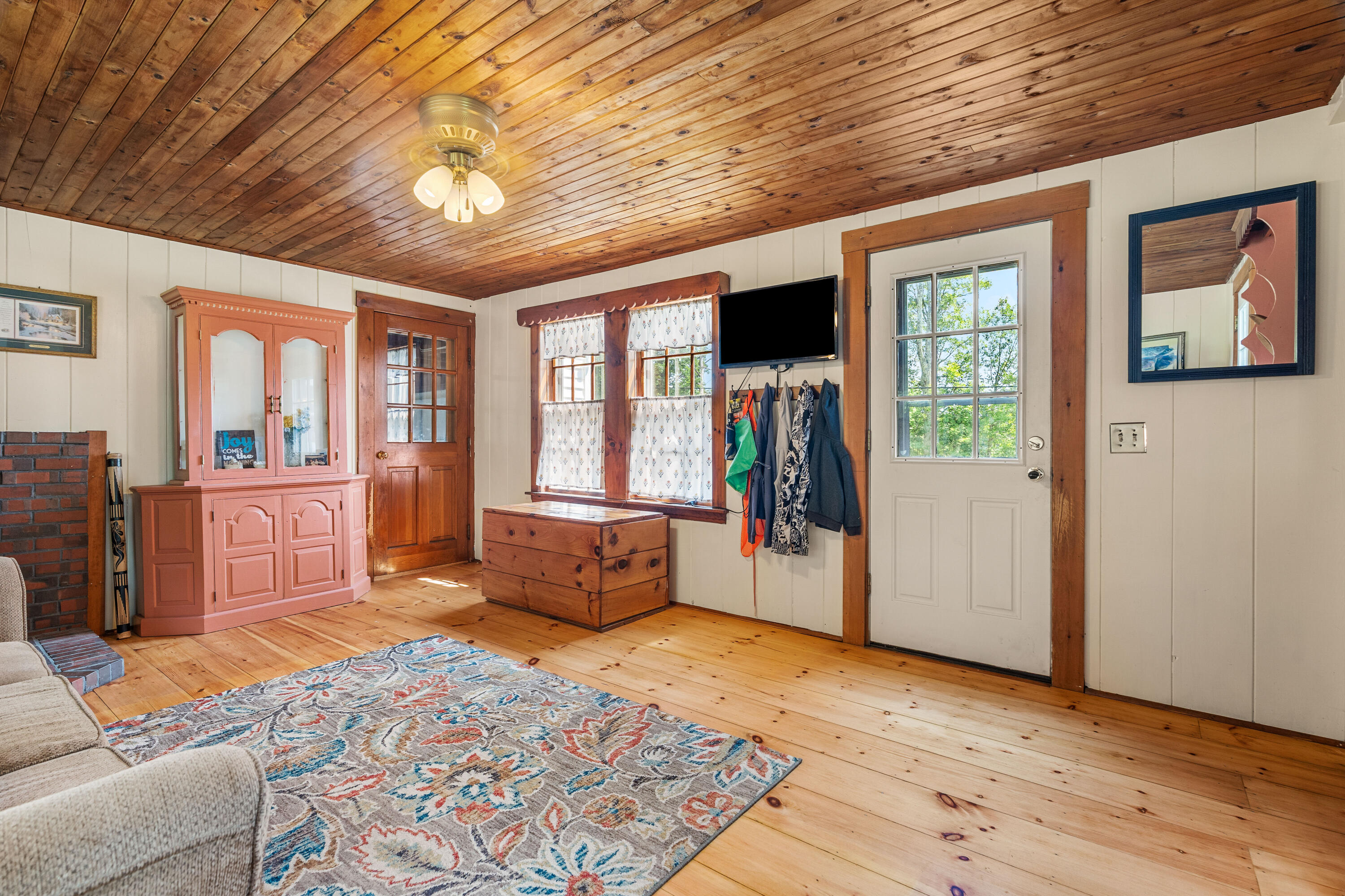 Alfred, Maine, 04002, United States, 3 Bedrooms Bedrooms, ,2 BathroomsBathrooms,Residential,For Sale,1896195