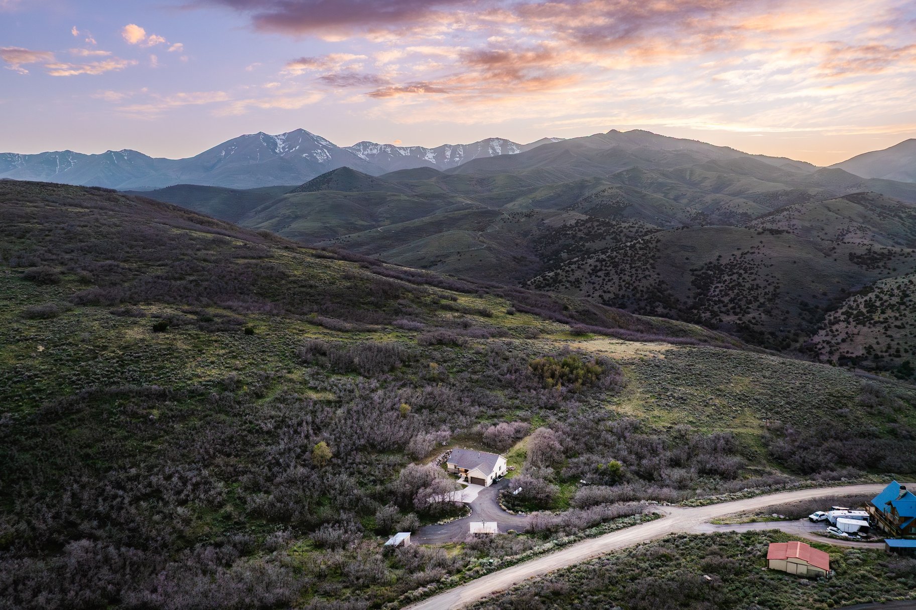  Rare Opportunity in Herriman High Country Estates  Rambler on 7.7 Private Acres - 物件實景