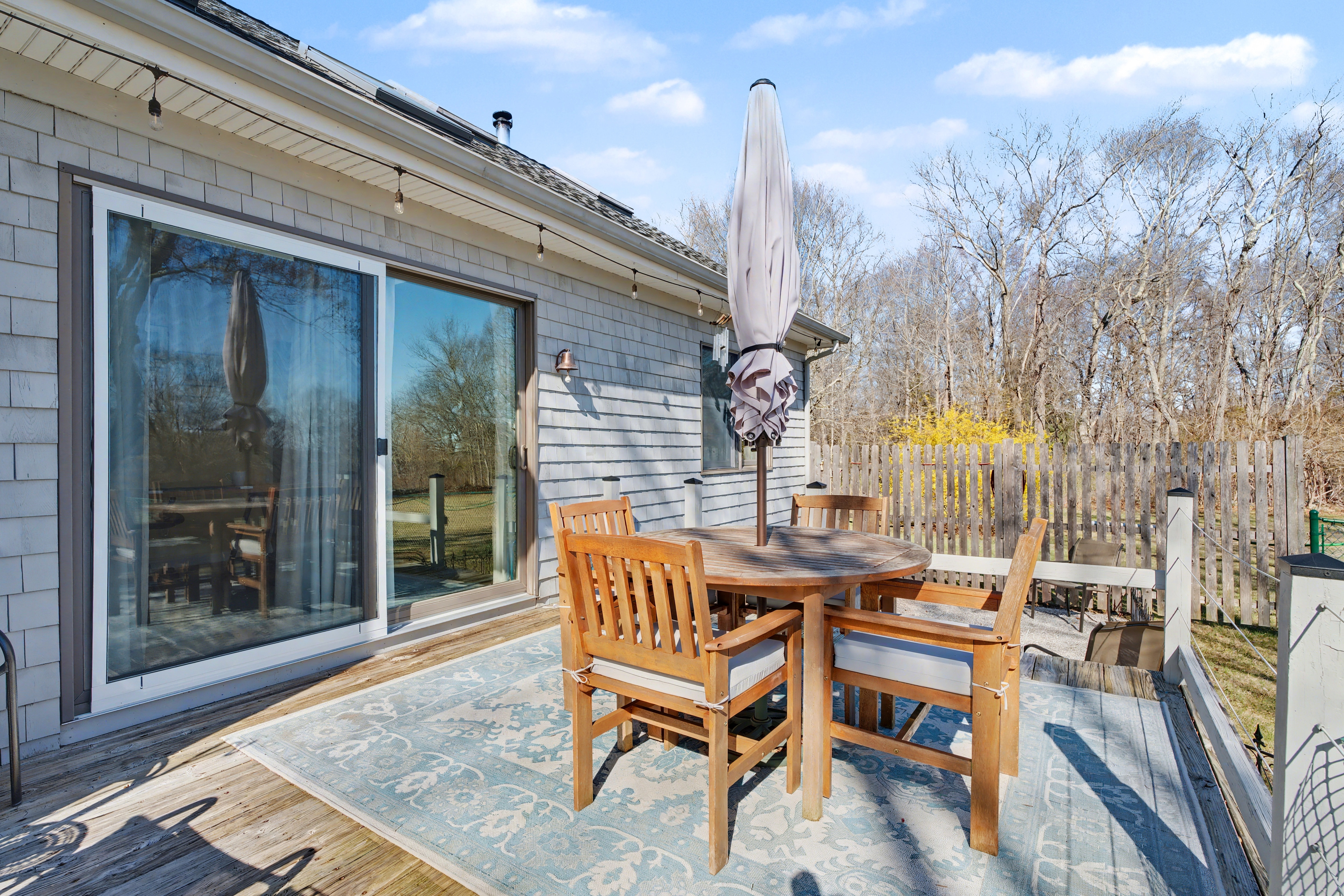  Spacious Main House and Separate Guest Home on 3.64 Acres - 物件實景