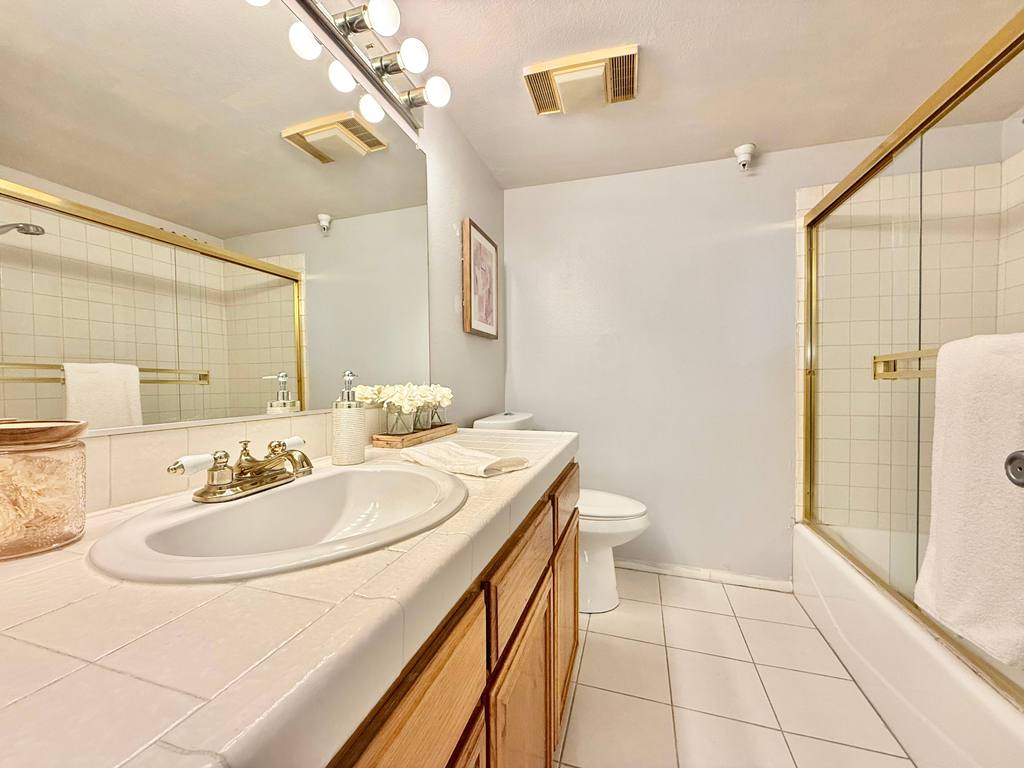 Long Beach, California, 90815, United States, 2 Bedrooms Bedrooms, ,2 BathroomsBathrooms,Residential,For Sale,1830564