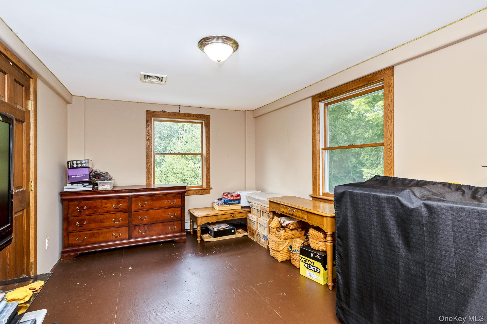 Manorville, New York, 11949, United States, 4 Bedrooms Bedrooms, ,2 BathroomsBathrooms,Residential,For Sale,1917125
