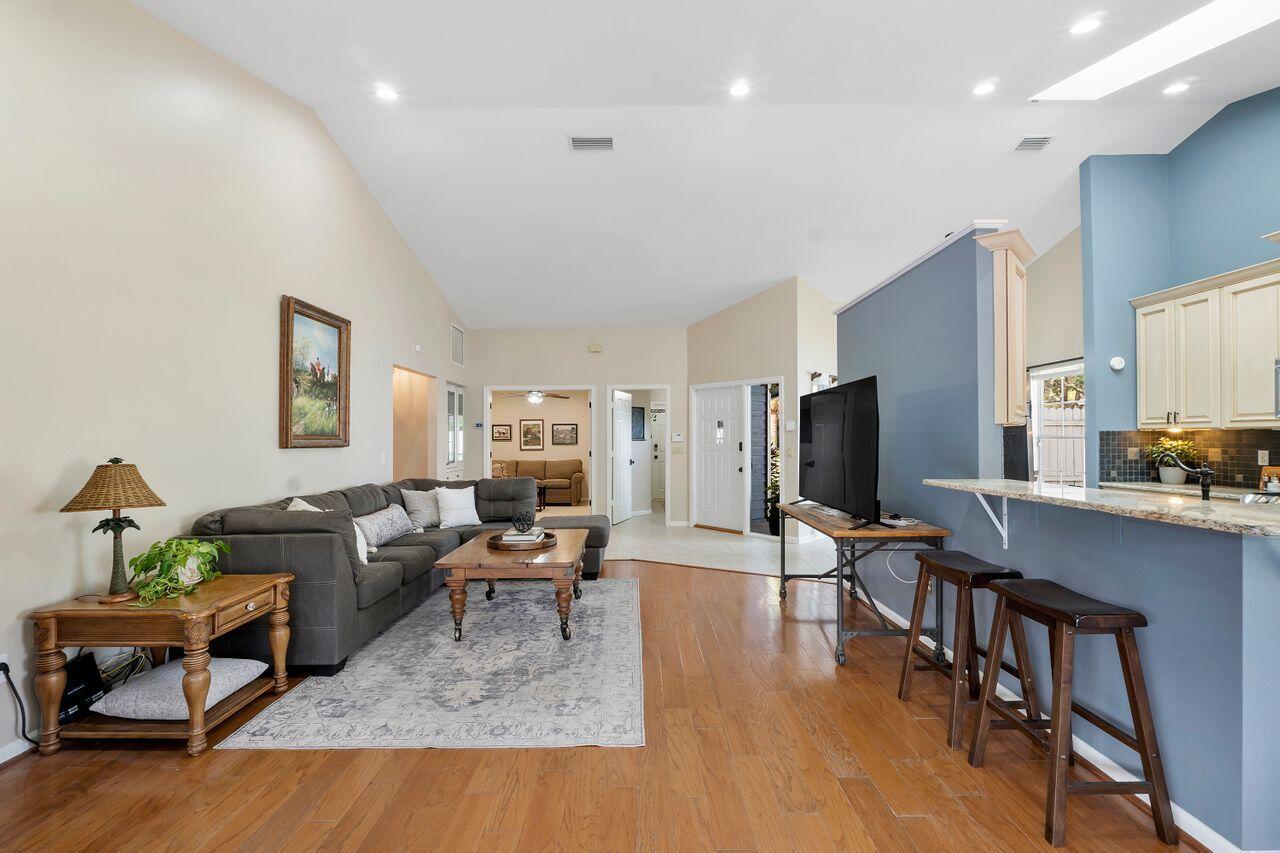 Wellington, Florida, 33414, United States, 2 Bedrooms Bedrooms, ,2 BathroomsBathrooms,Residential,For Sale,1892262