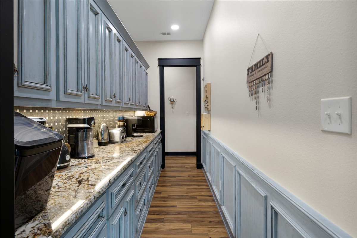 Long Branch, Texas, 75669, United States, 4 Bedrooms Bedrooms, ,4 BathroomsBathrooms,Residential,For Sale,1908688