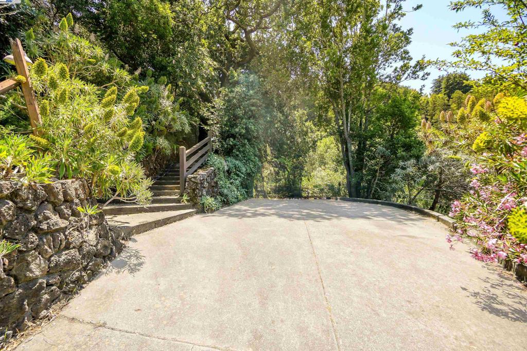 San Rafael, California, 94903-3840, United States, 3 Bedrooms Bedrooms, ,3 BathroomsBathrooms,Residential,For Sale,1987101