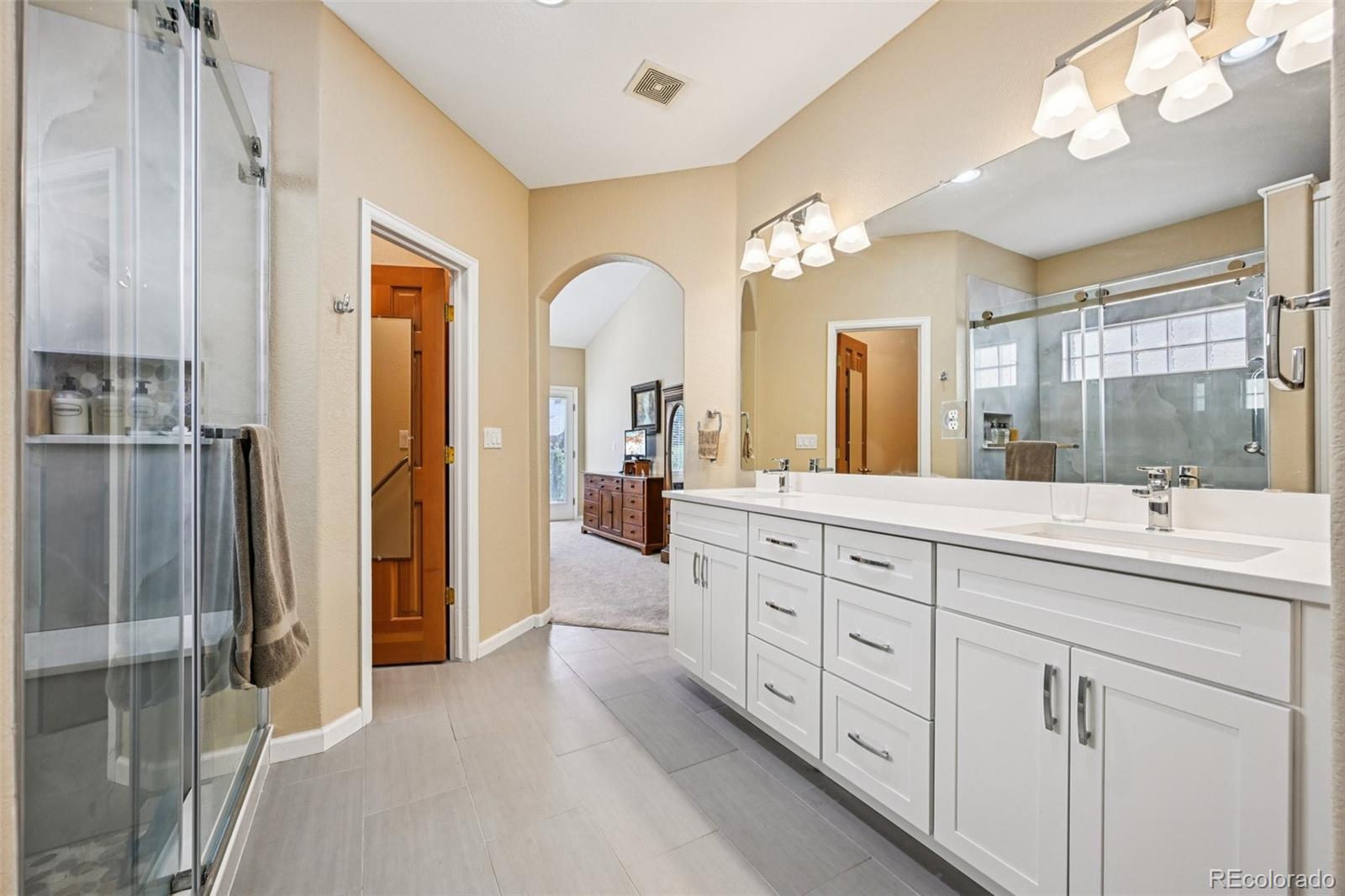 Arvada, Colorado, 80004, United States, 4 Bedrooms Bedrooms, ,2 BathroomsBathrooms,Residential,For Sale,1984422