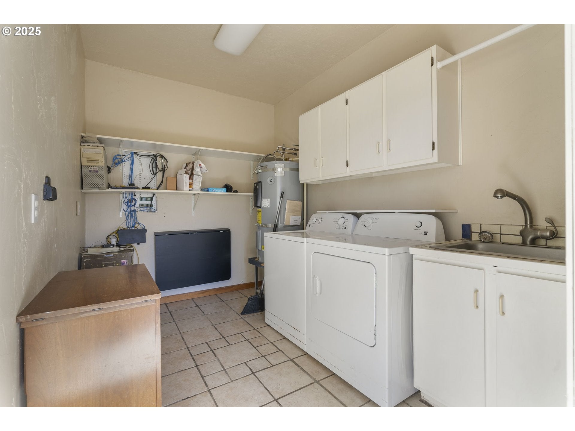 Cathlamet, Washington, 98612, United States, 3 Bedrooms Bedrooms, ,4 BathroomsBathrooms,Residential,For Sale,1975452