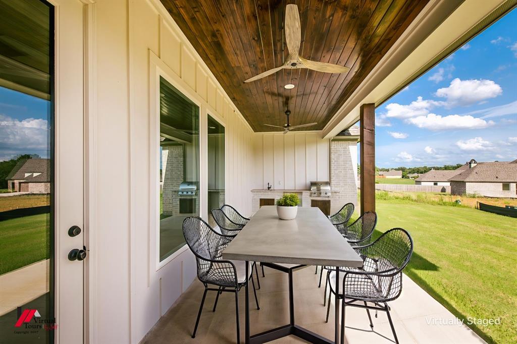 Shreveport, Louisiana, 71106, United States, 5 Bedrooms Bedrooms, ,4 BathroomsBathrooms,Residential,For Sale,1890779