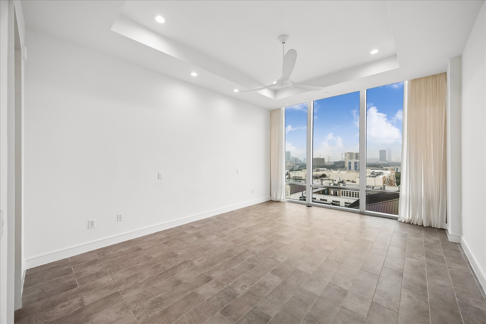  2727 Kirby Drive #11D - 物件實景