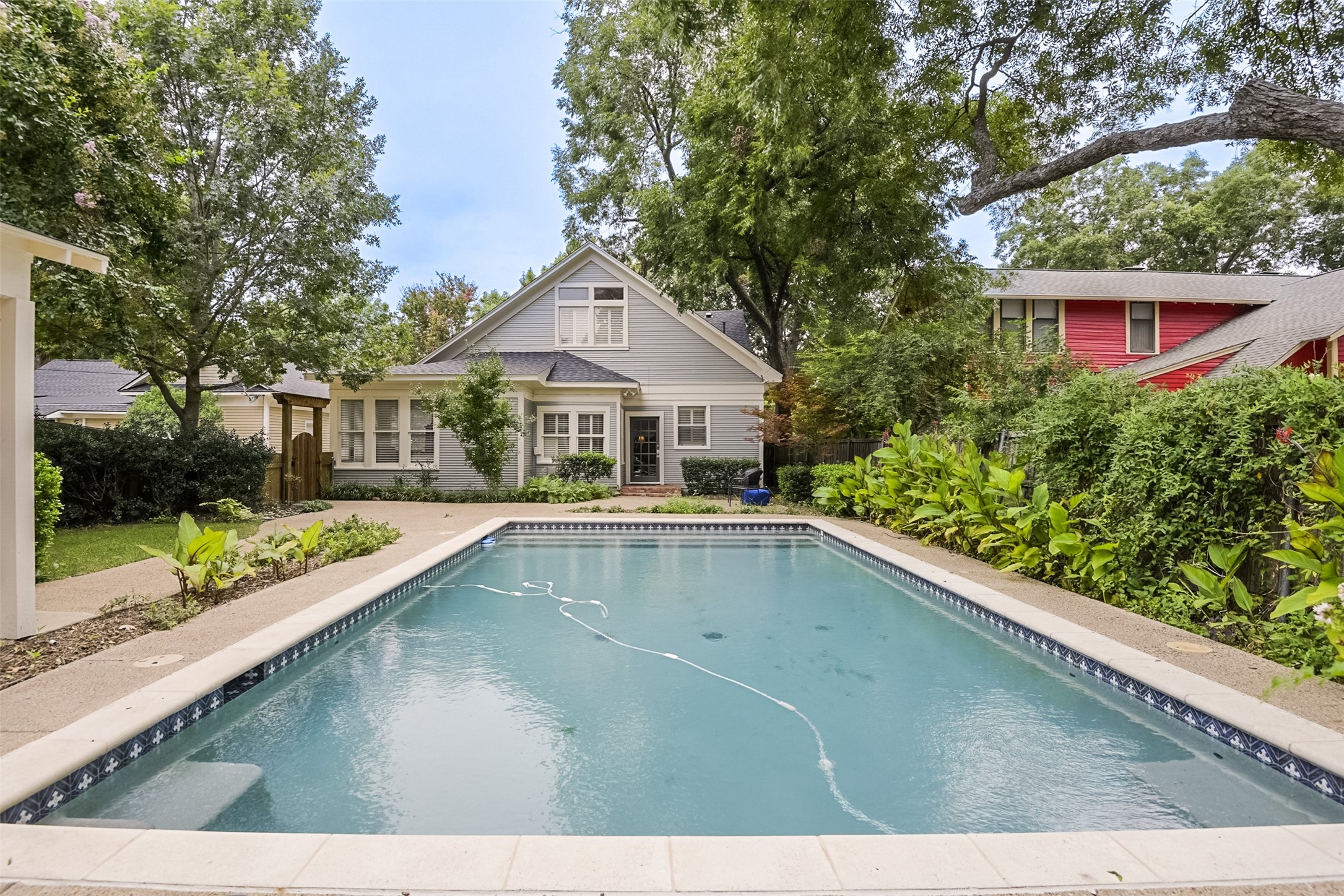 Waxahachie, Texas, 75165, United States, 5 Bedrooms Bedrooms, ,4 BathroomsBathrooms,Residential,For Sale,1940527