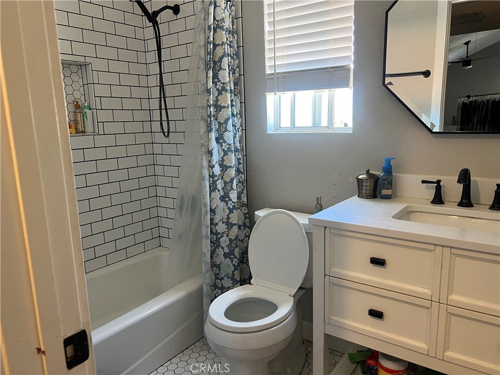 HEMET, California, 92544, United States, 4 Bedrooms Bedrooms, ,3 BathroomsBathrooms,Residential,For Sale,1827850
