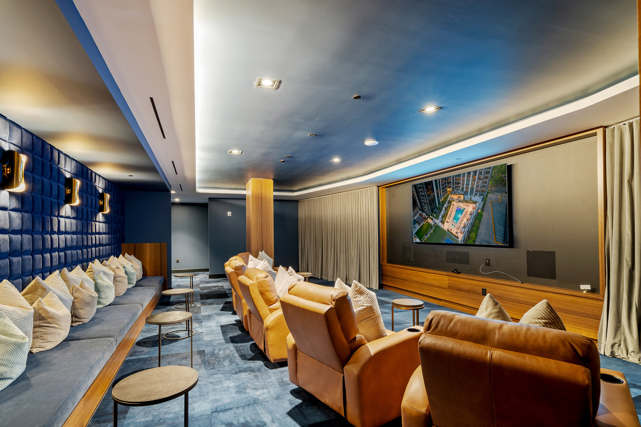  Stunning 17th Floor Corner Unit with Architectural Upgrades - 物件實景