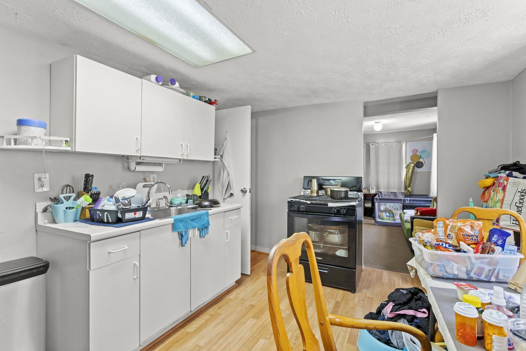 Manchester, New Hampshire, 03103, United States, ,3 BathroomsBathrooms,Residential,For Sale,1979681