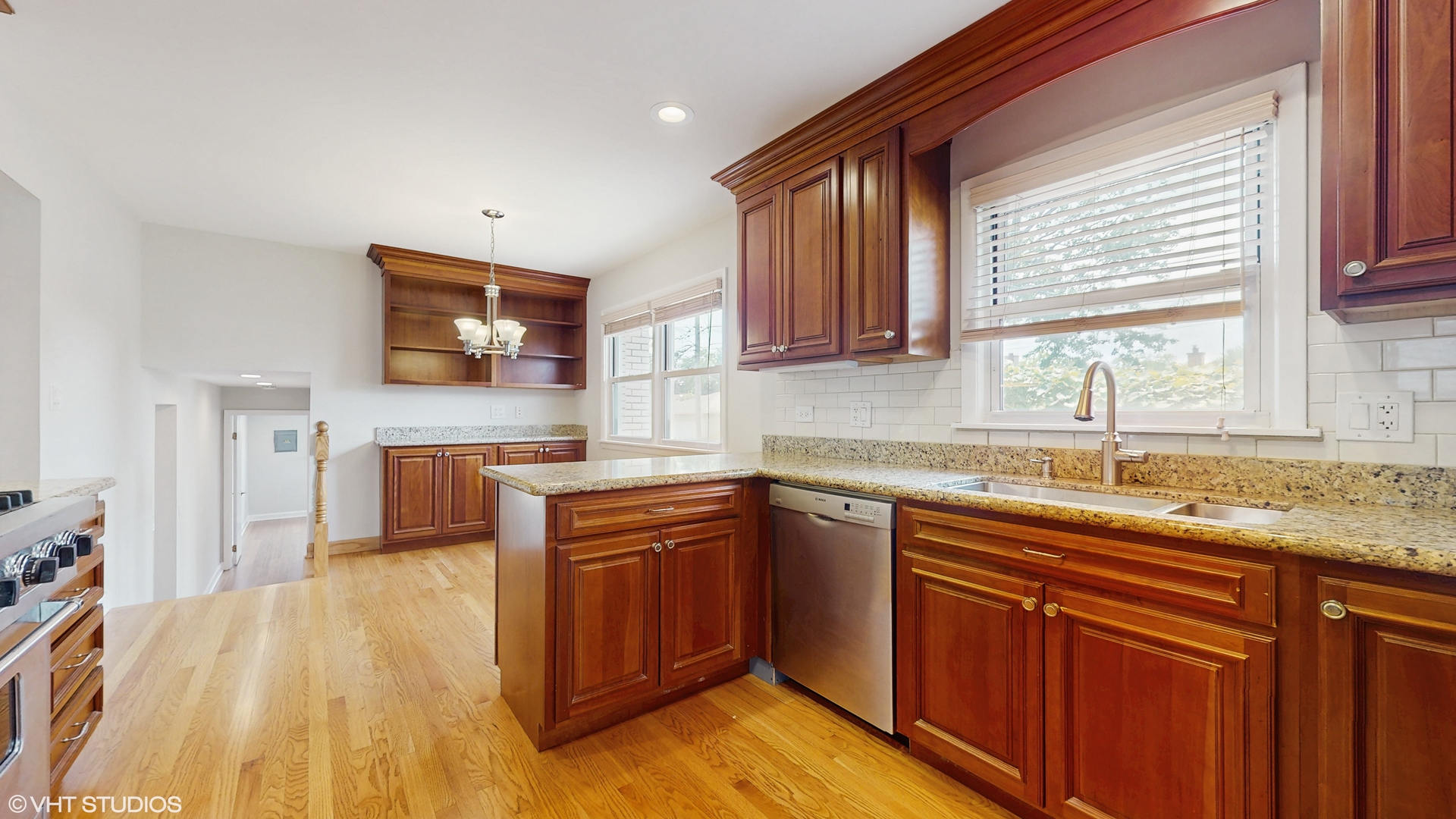 Skokie, Illinois, 60076, United States, 4 Bedrooms Bedrooms, ,2 BathroomsBathrooms,Residential,For Sale,1935170