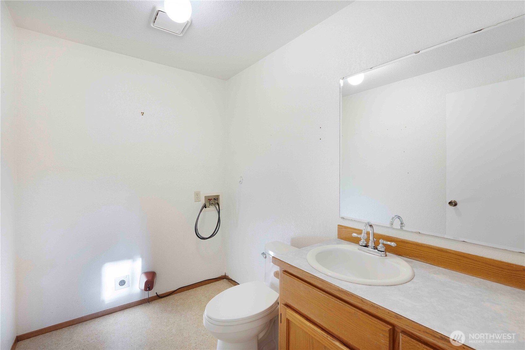 Silverdale, Washington, 98383, United States, 3 Bedrooms Bedrooms, ,2 BathroomsBathrooms,Residential,For Sale,1939245