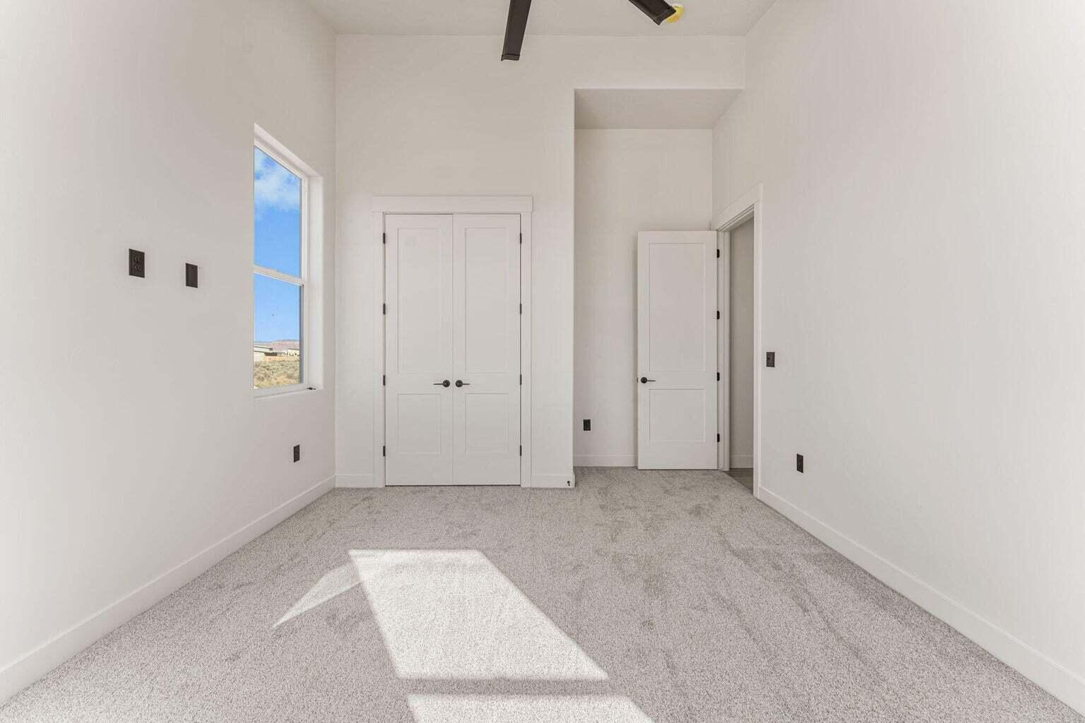 Kanab, Utah, 84741, United States, 5 Bedrooms Bedrooms, ,4 BathroomsBathrooms,Residential,For Sale,2005091