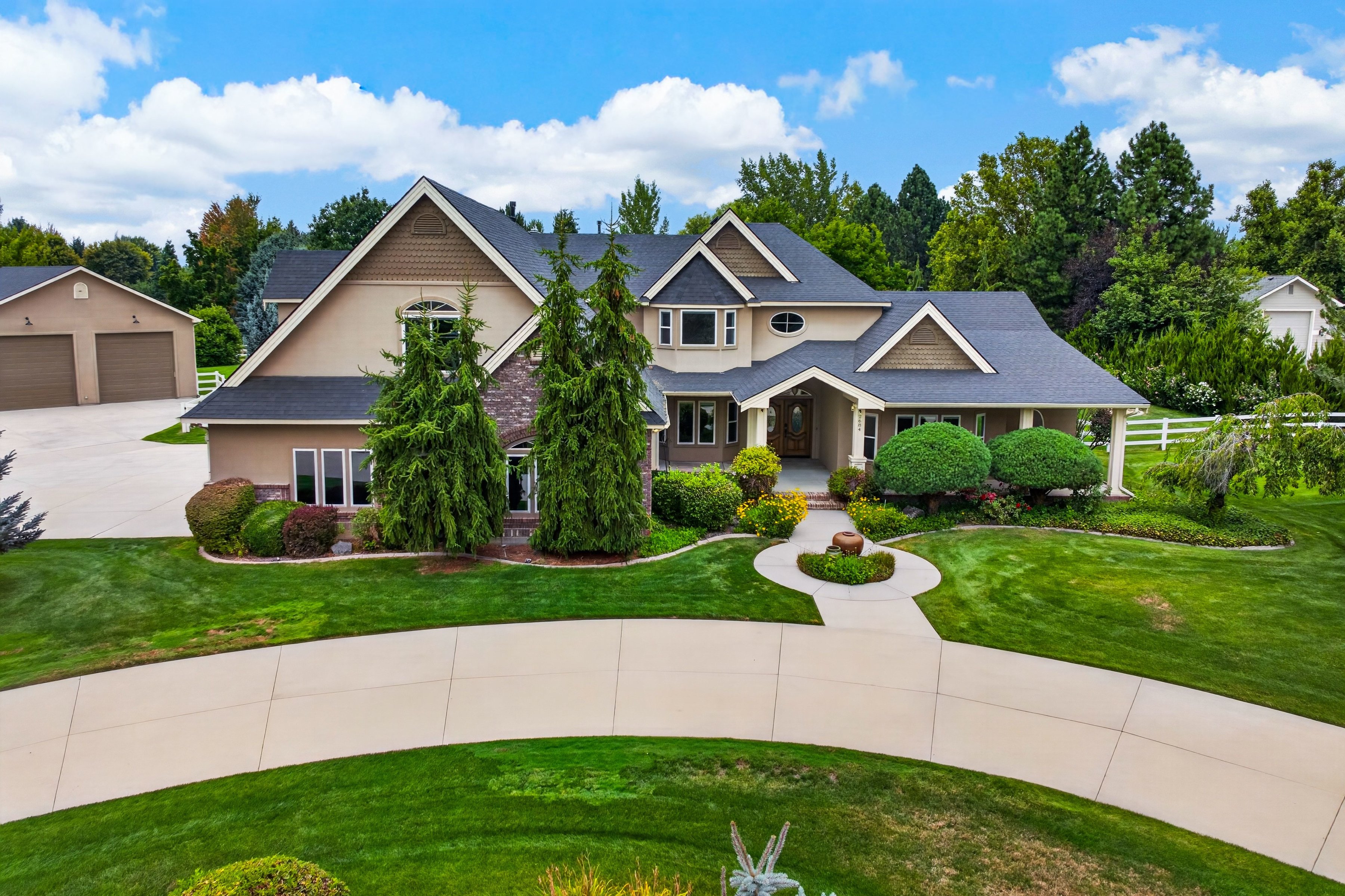  Exceptional Eagle Property - 物件實景