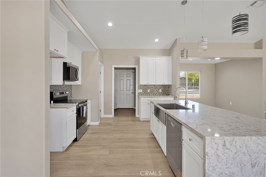 Hesperia, California, 92345, United States, 4 Bedrooms Bedrooms, ,3 BathroomsBathrooms,Residential,For Sale,1989445