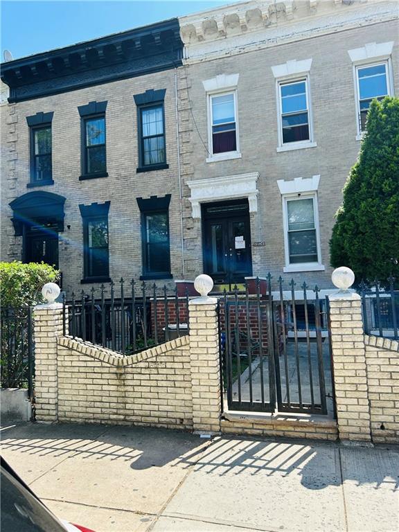 Brooklyn, New York, 11210, United States, 6 Bedrooms Bedrooms, ,3 BathroomsBathrooms,Residential,For Sale,1938035
