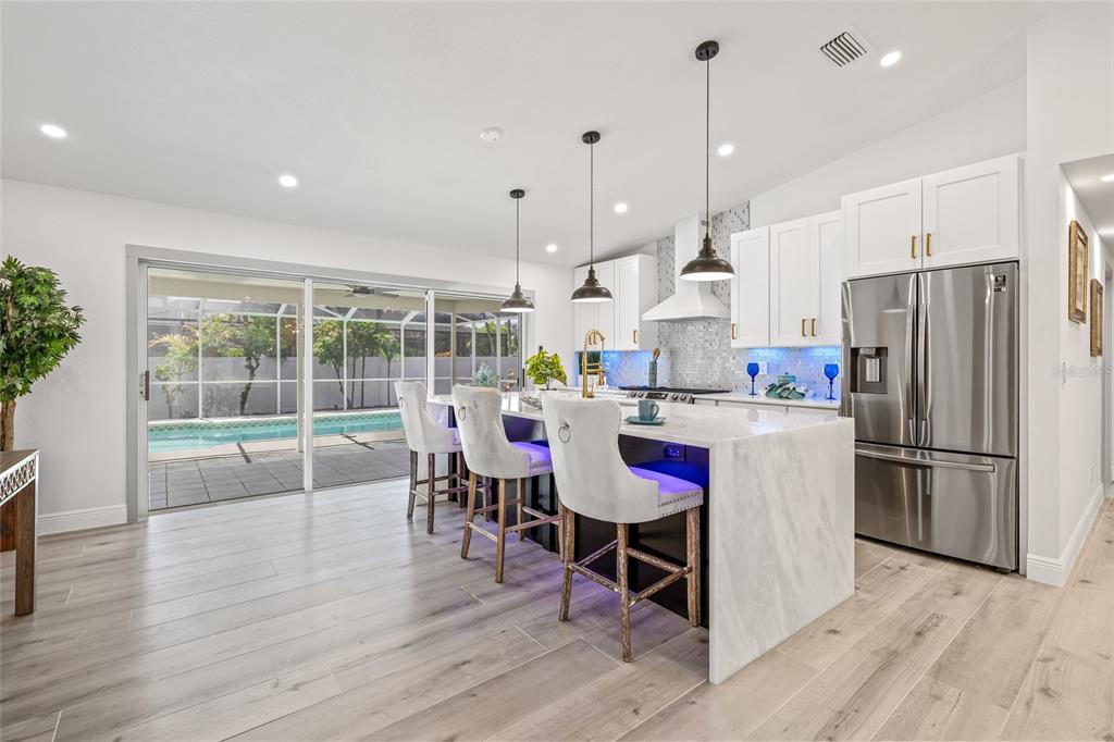 St Petersburg, Florida, 33705, United States, 4 Bedrooms Bedrooms, ,2 BathroomsBathrooms,Residential,For Sale,1919493