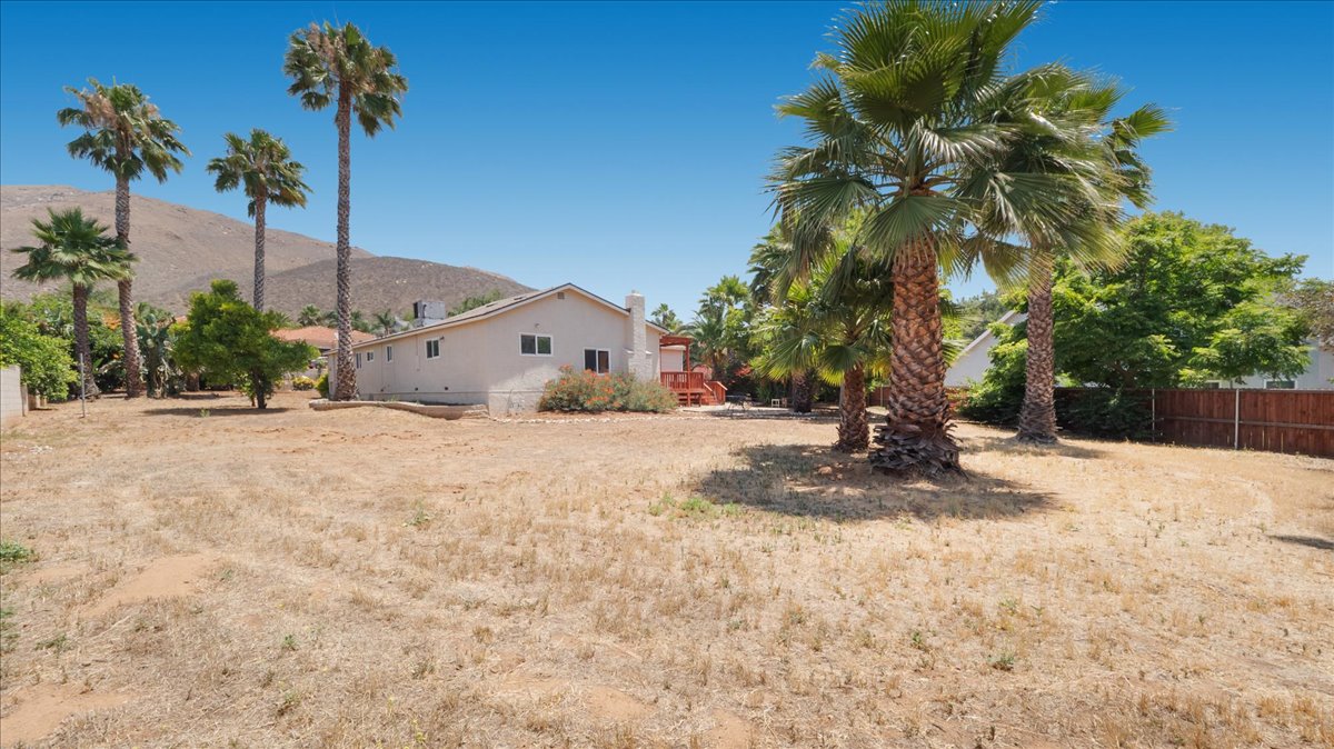 Jurupa Valley, California, 92509, United States, 4 Bedrooms Bedrooms, ,2 BathroomsBathrooms,Residential,For Sale,1927832