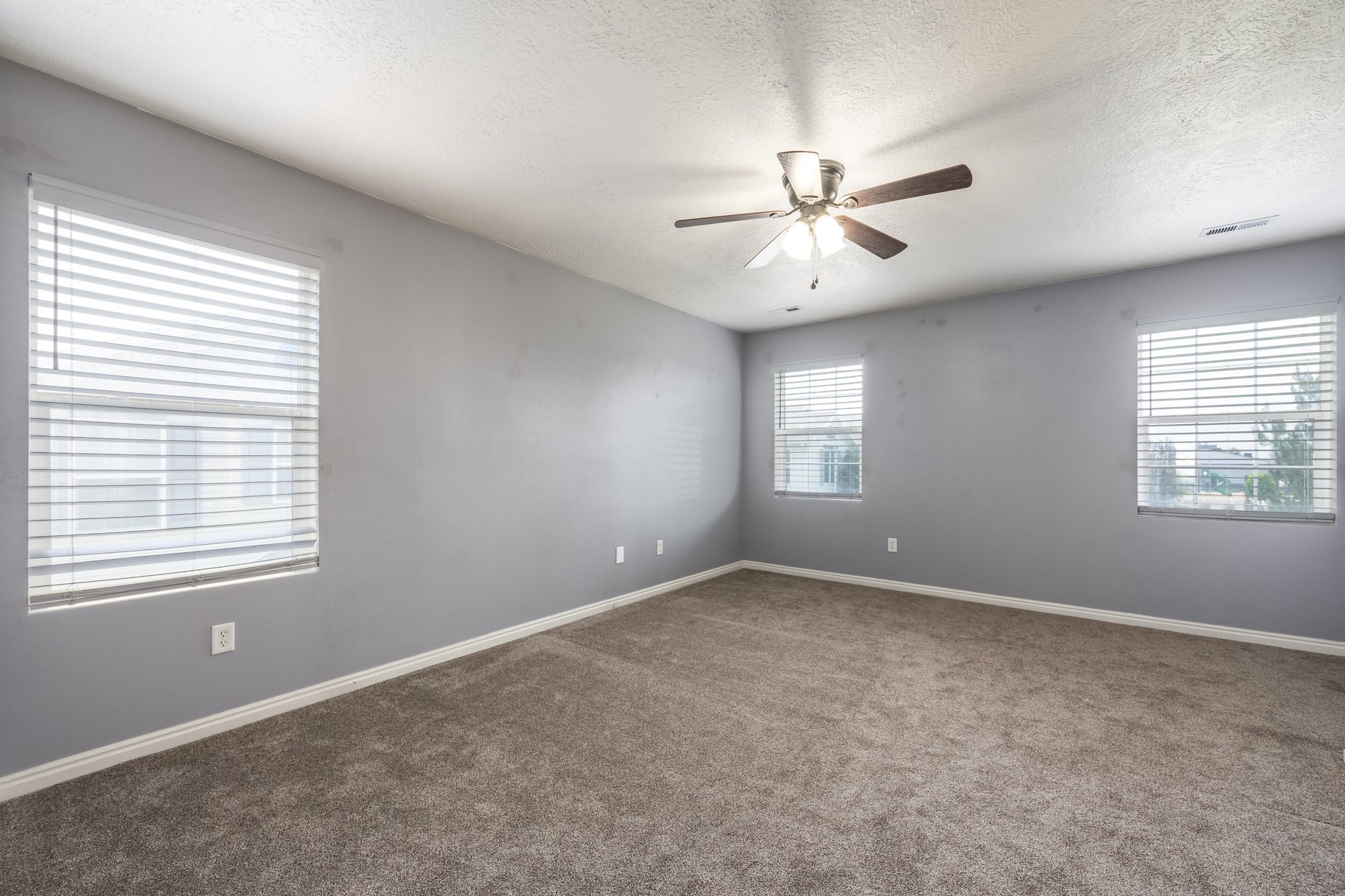  The Perfect Place to Call Home – Updated, Spacious & Move-In Ready - 物件實景