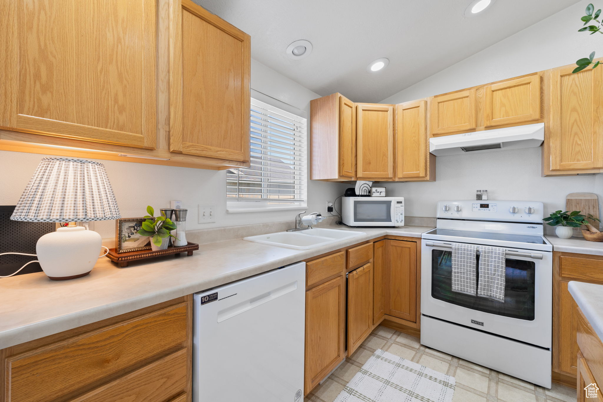 Saratoga Springs, Utah, 84045, United States, 3 Bedrooms Bedrooms, ,2 BathroomsBathrooms,Residential,For Sale,1911189