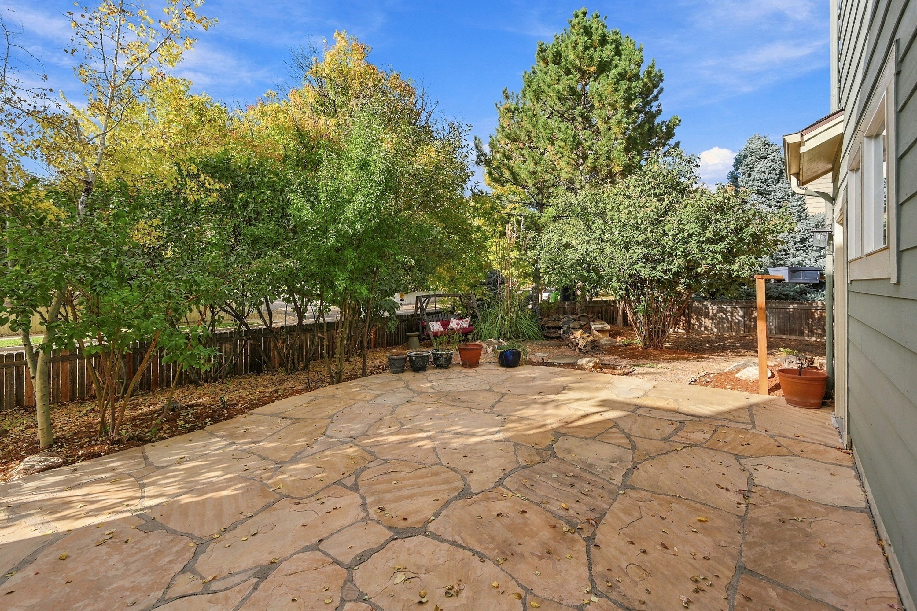  Beautifully updated and ideally located in desirable McKay Landing - 物件實景