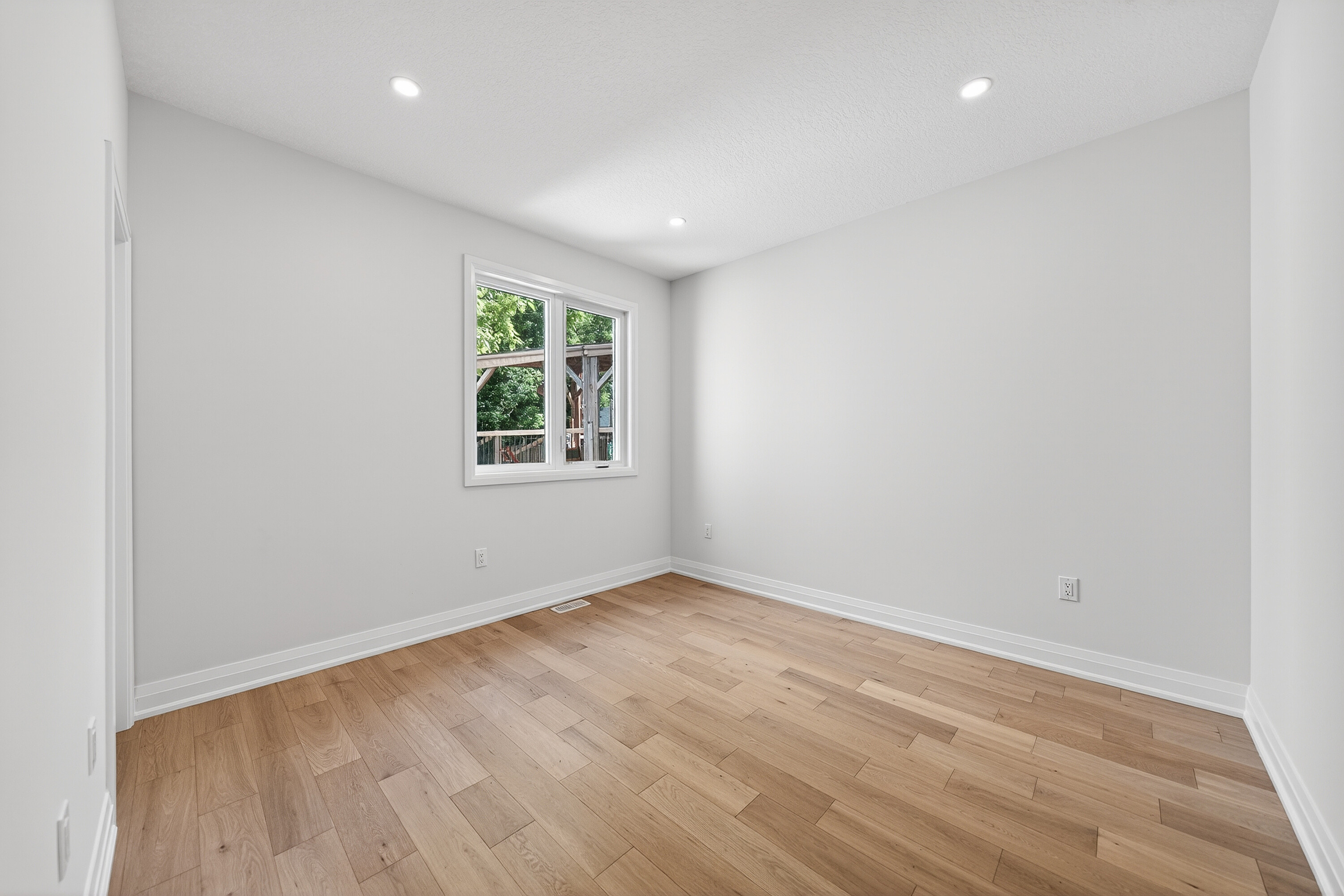  Newly Built Family Home - 物件實景