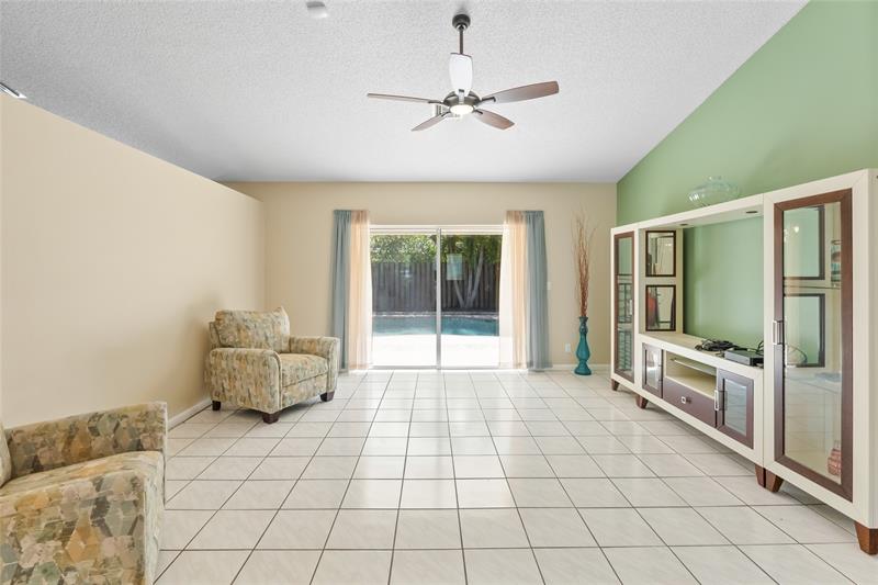 Plantation, Florida, 33322, United States, 4 Bedrooms Bedrooms, ,2 BathroomsBathrooms,Residential,For Sale,1829242