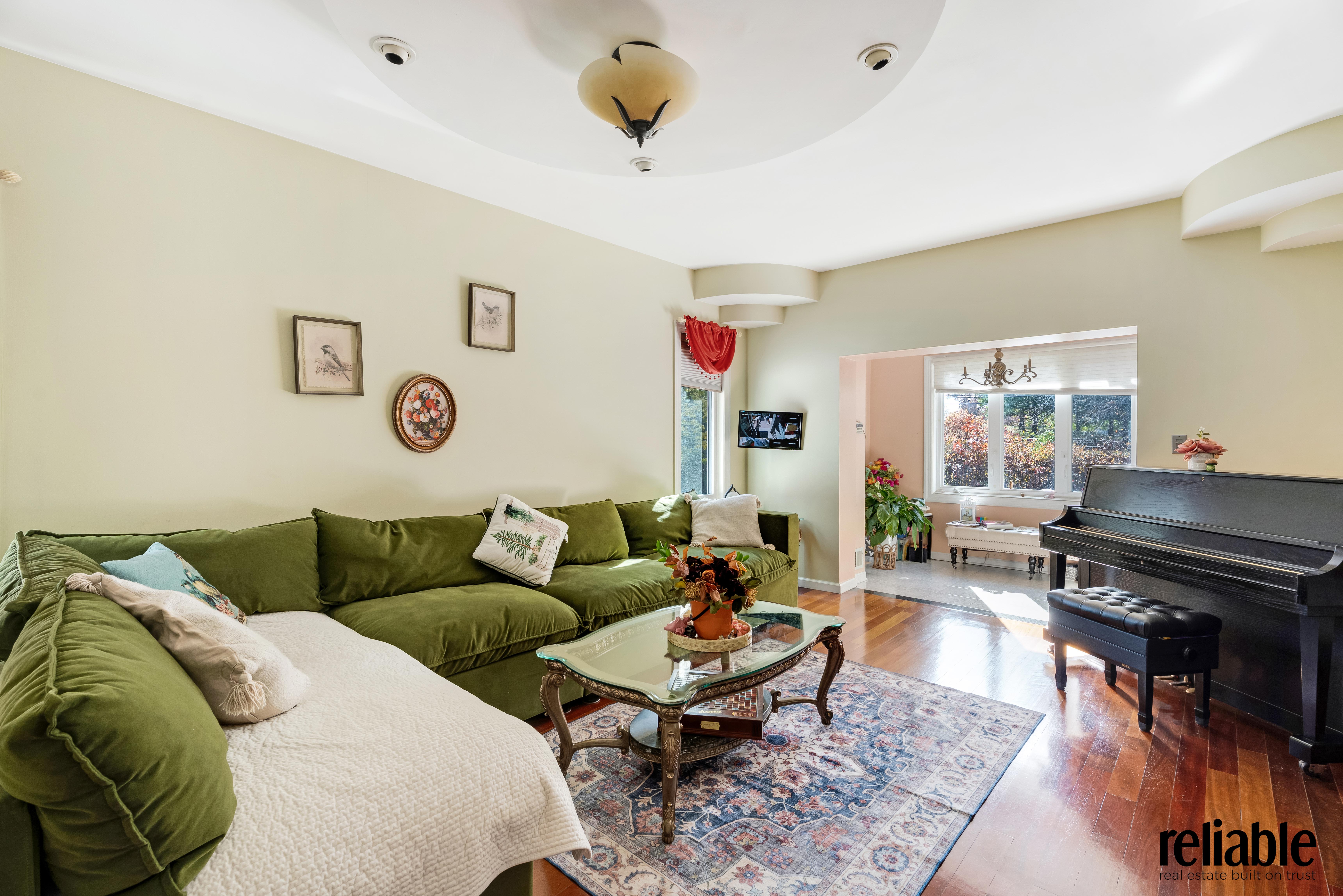 Brooklyn, New York, 11228, United States, 6 Bedrooms Bedrooms, ,3 BathroomsBathrooms,Residential,For Sale,1991049