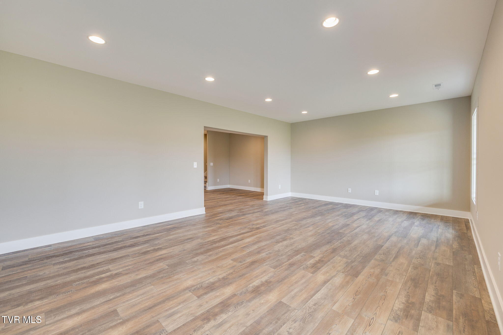 Jonesborough, Tennessee, 37659, United States, 4 Bedrooms Bedrooms, ,3 BathroomsBathrooms,Residential,For Sale,1974561