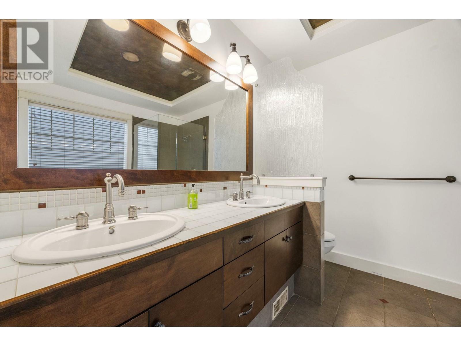 KELOWNA, British Columbia, V1W 4L5, CA, 4 Bedrooms Bedrooms, ,3 BathroomsBathrooms,Residential,For Sale,1837139
