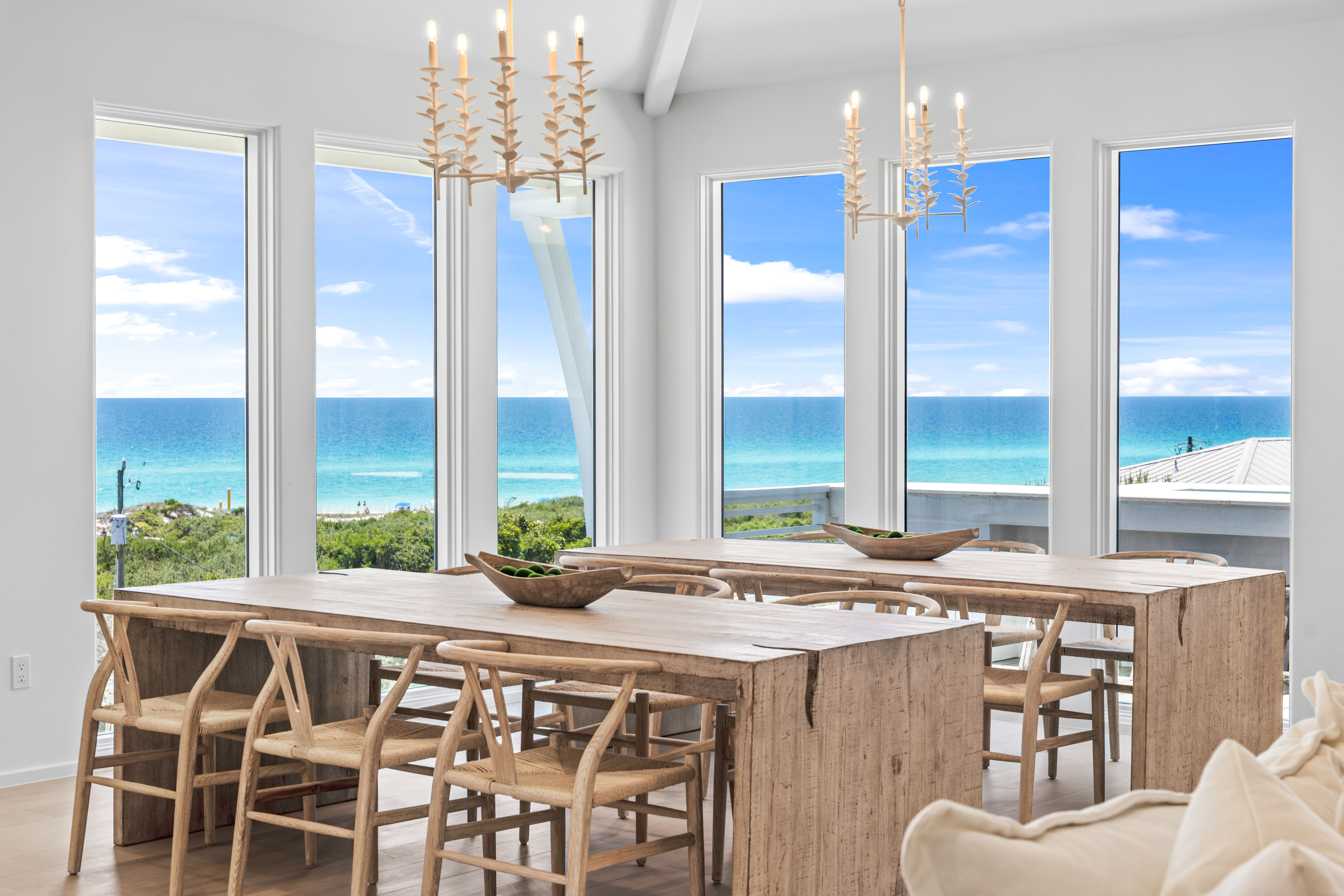  Four-Level Coastal Estate with Gulf Views in Exclusive Mala Beach - 物件實景
