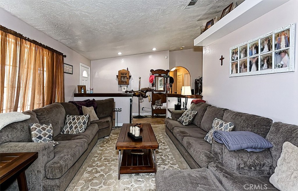 Oak Hills, California, 92344, United States, 4 Bedrooms Bedrooms, ,3 BathroomsBathrooms,Residential,For Sale,1942623