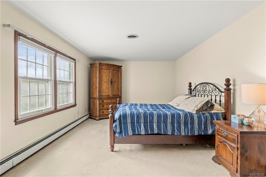 Lewiston, New York, 14092, United States, 5 Bedrooms Bedrooms, ,3 BathroomsBathrooms,Residential,For Sale,1849954