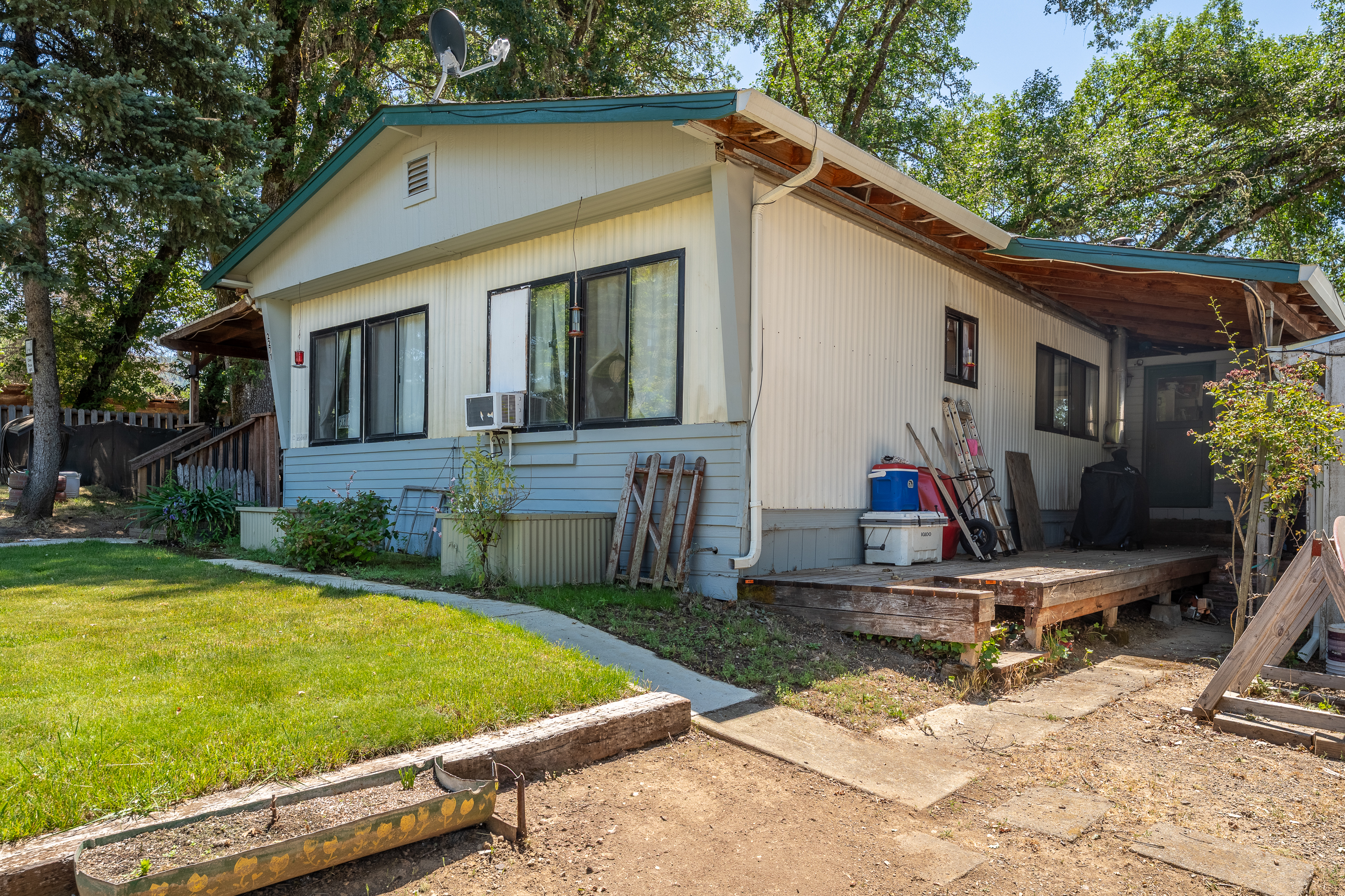 Willits, California, 95490, United States, 3 Bedrooms Bedrooms, ,2 BathroomsBathrooms,Residential,For Sale,1883434