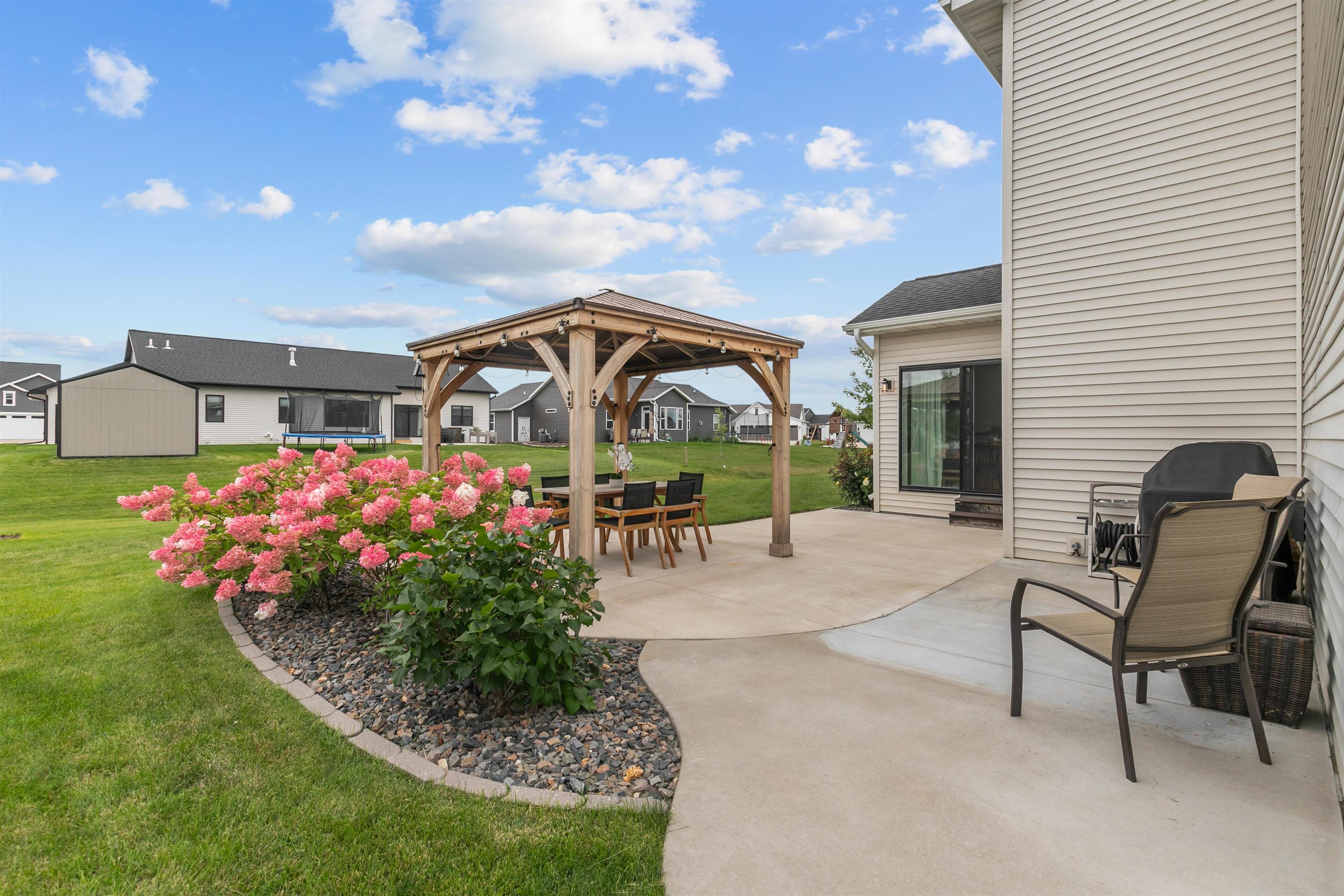 Appleton, Wisconsin, 54915, United States, 4 Bedrooms Bedrooms, ,4 BathroomsBathrooms,Residential,For Sale,1942939