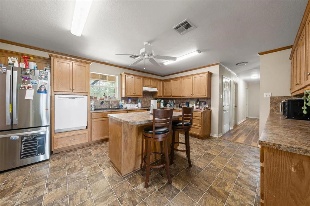 West, Texas, 76691, United States, 3 Bedrooms Bedrooms, ,2 BathroomsBathrooms,Residential,For Sale,1982487