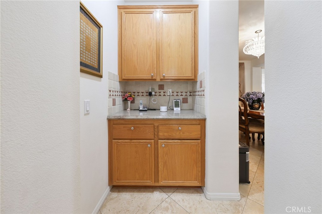 Riverside, California, 92503, United States, 5 Bedrooms Bedrooms, ,4 BathroomsBathrooms,Residential,For Sale,1849957