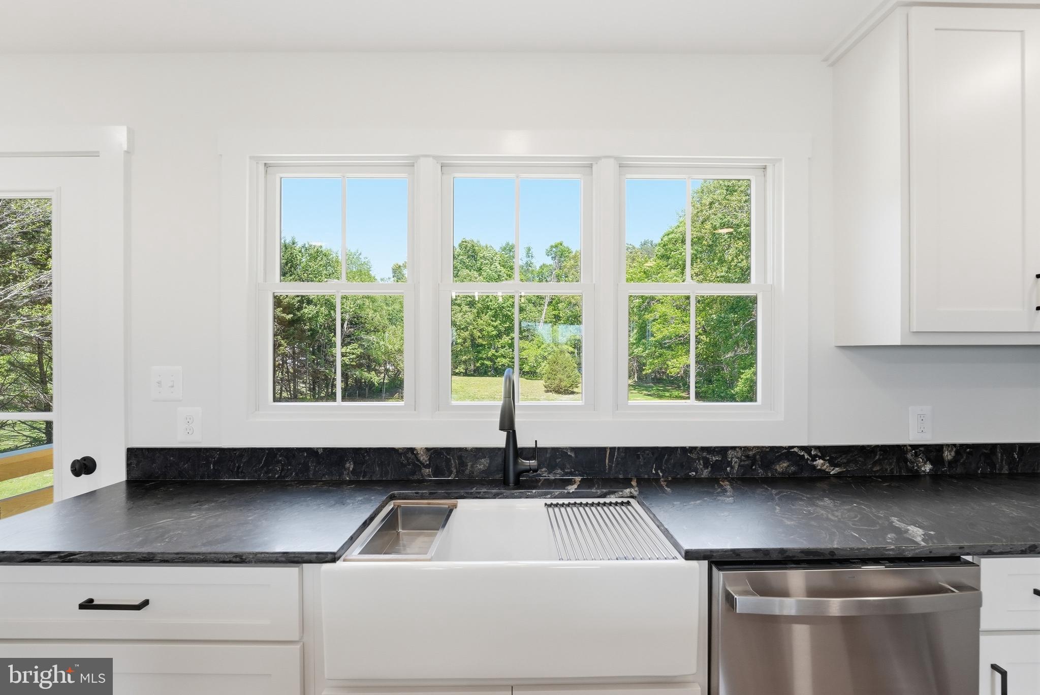 Reva, Virginia, 22735, United States, 2 Bedrooms Bedrooms, ,2 BathroomsBathrooms,Residential,For Sale,2048216