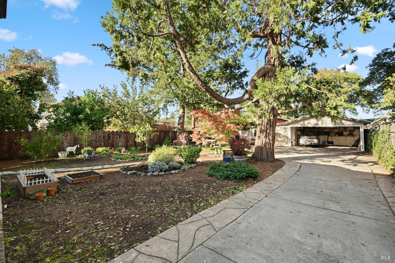 Santa Rosa, California, 95404, United States, 3 Bedrooms Bedrooms, ,2 BathroomsBathrooms,Residential,For Sale,2001731