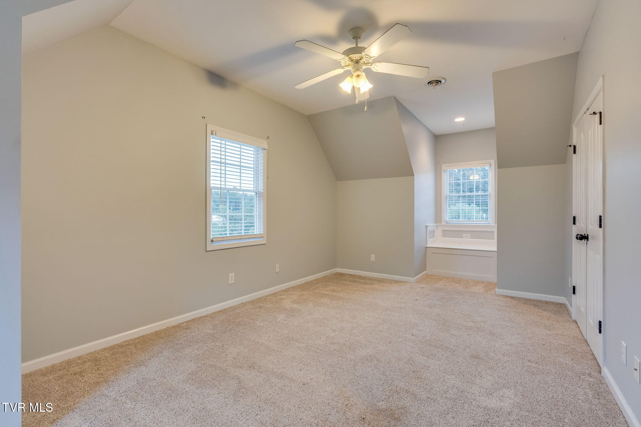 Gray, Tennessee, 37615, United States, 3 Bedrooms Bedrooms, ,4 BathroomsBathrooms,Residential,For Sale,1978151