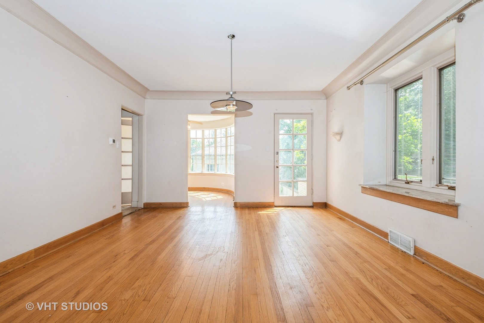 Chicago, Illinois, 60643, United States, 4 Bedrooms Bedrooms, ,3 BathroomsBathrooms,Residential,For Sale,1910863